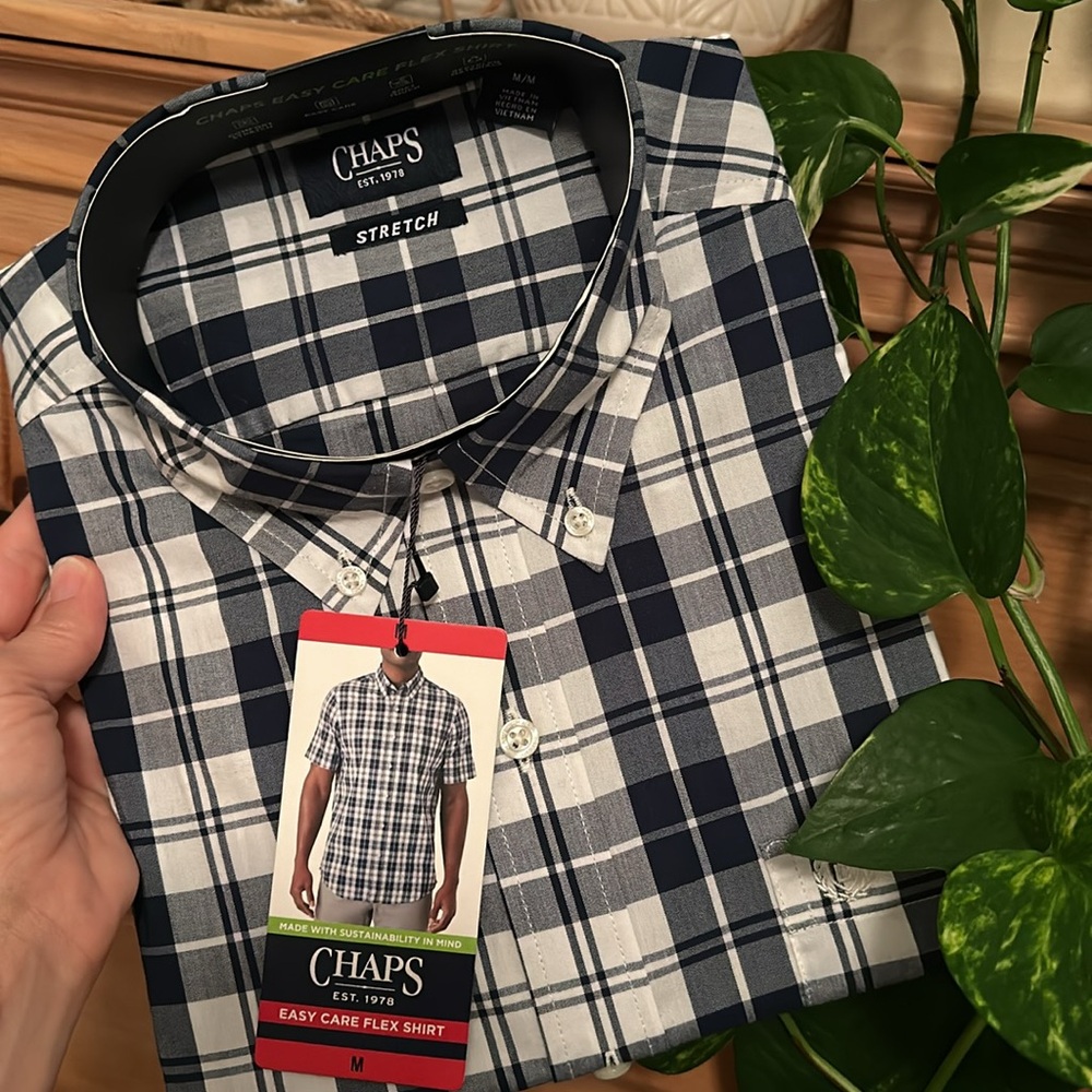 CHAPS Blue Plaid Medium button-down stretch short sleeve shirt Easy Care